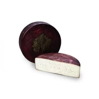 Formaggio Nostrano ubriaco rosso forma intera